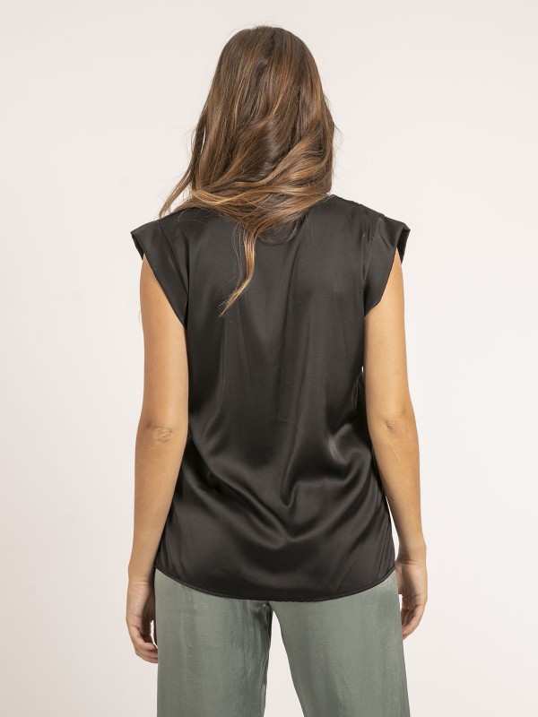 Top col V satin FIKA - Noir