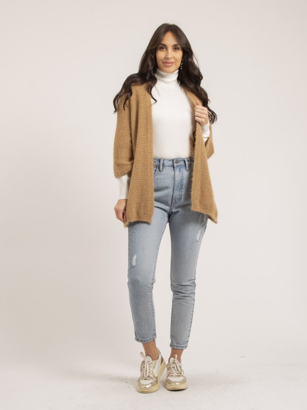 Gilet mi-long ouvert...