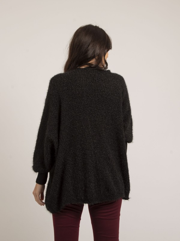 Gilet mi-long ouvert...
