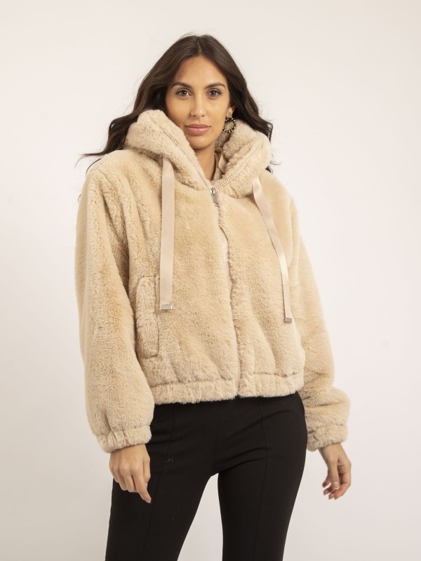 Veste courte capuche UBANIE...