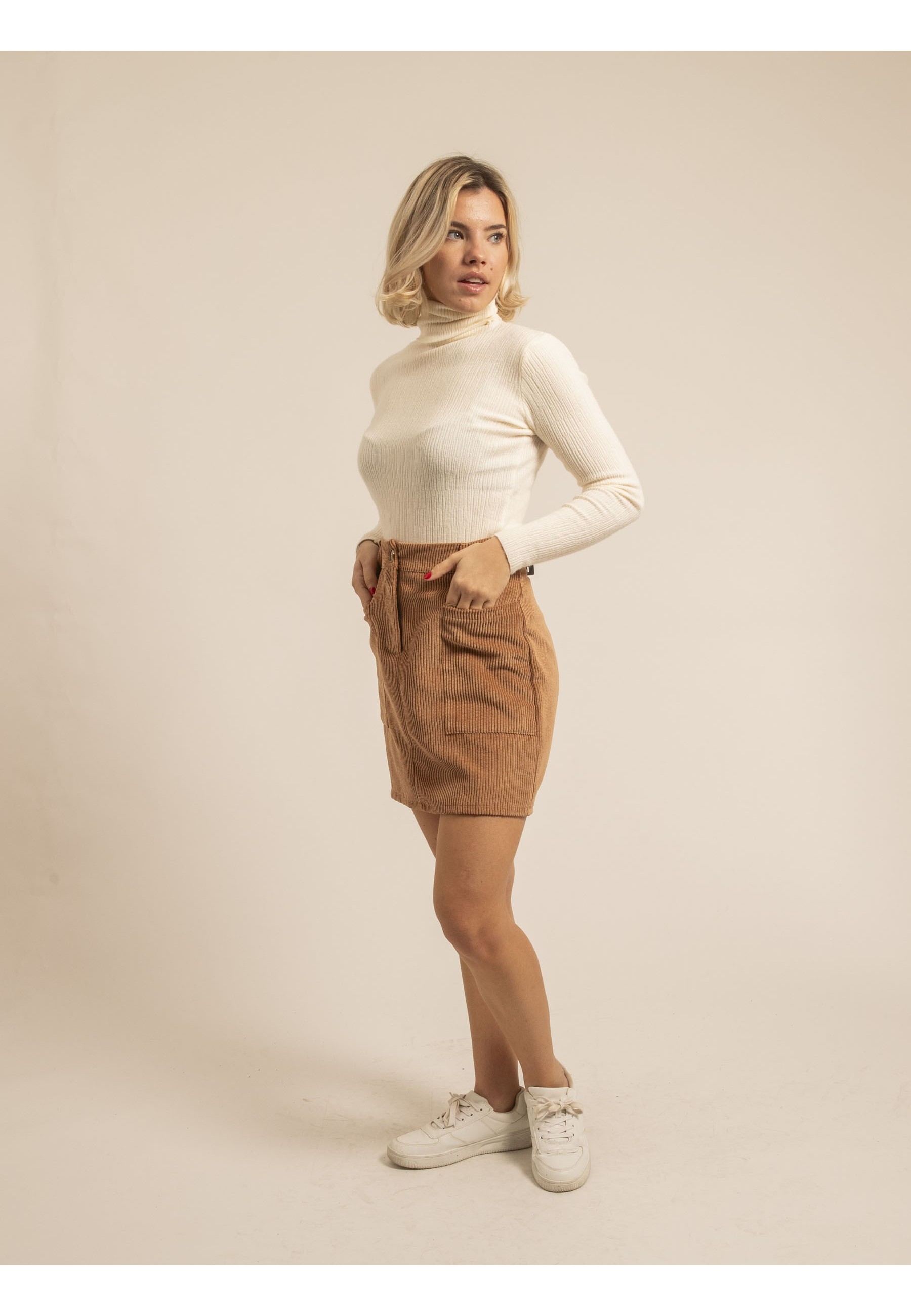 Jupe courte en velours cotele Collection hiver