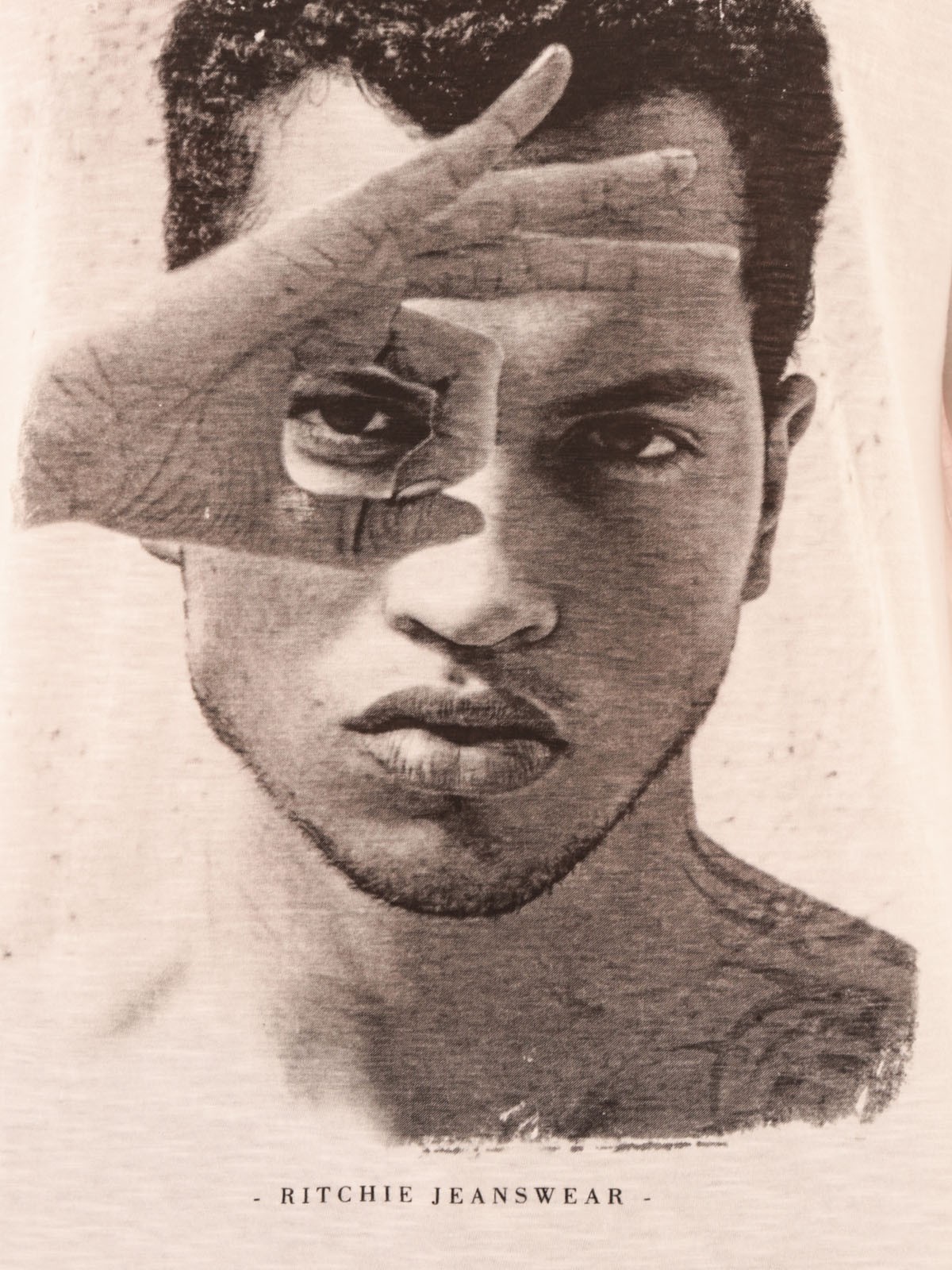 T-SHIRT JOJIAKAN